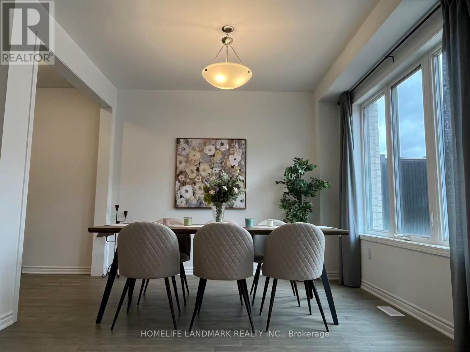 1368 William Halton Parkway Nw, Oakville, Ontario  L6H 5P2 - Photo 2 - W12572134