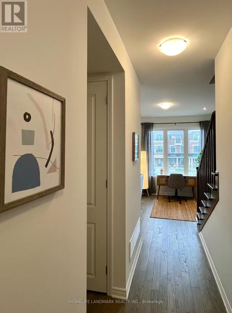 1368 William Halton Parkway Nw, Oakville, Ontario  L6H 5P2 - Photo 8 - W12572134