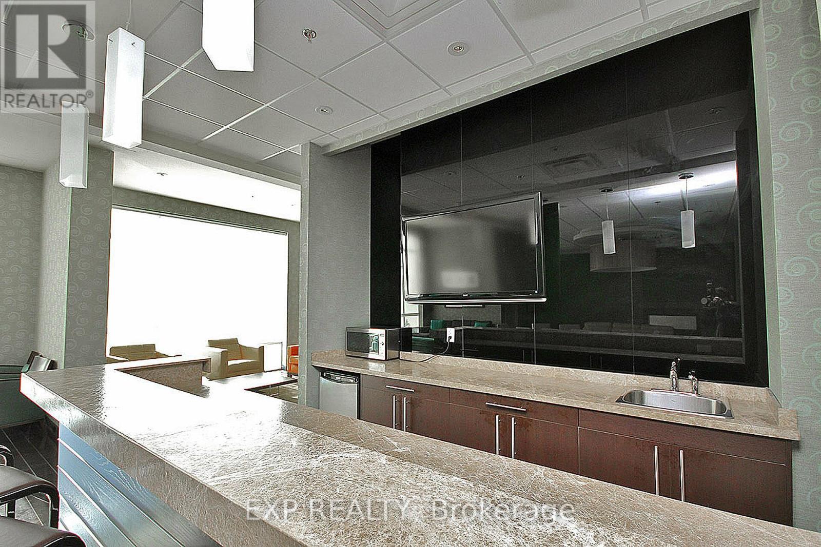 208 - 215 Queen Street E, Brampton, Ontario  L6W 0A9 - Photo 35 - W12572150