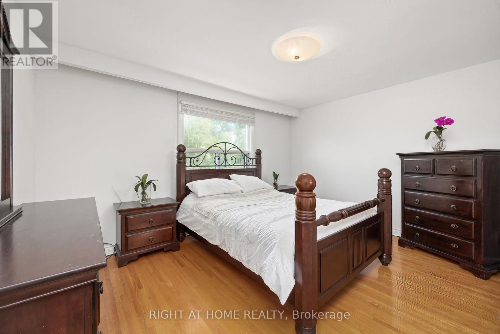 30 Hawthorne Road, Toronto, Ontario  M9R 1P3 - Photo 16 - W12572156