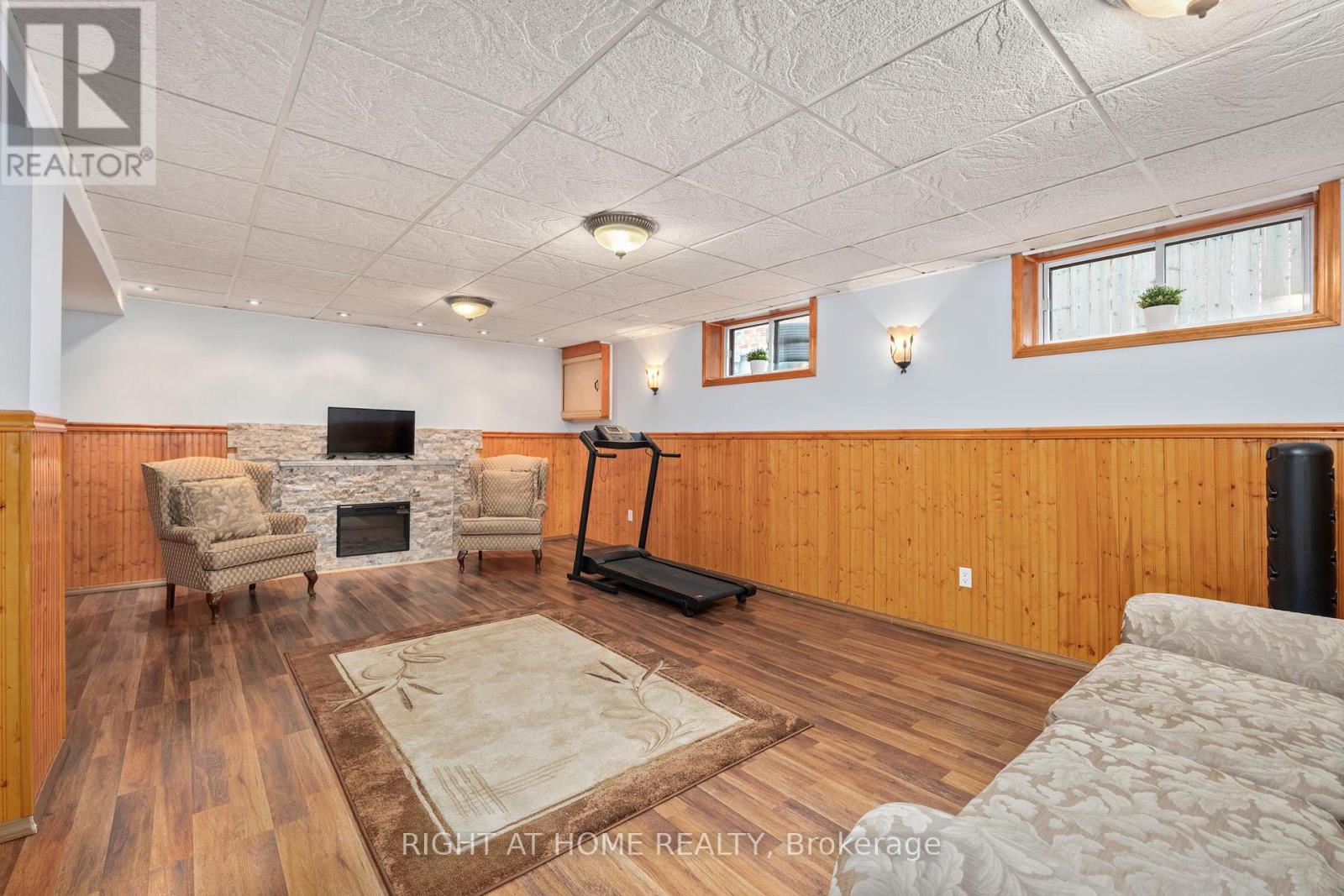 30 Hawthorne Road, Toronto, Ontario  M9R 1P3 - Photo 22 - W12572156