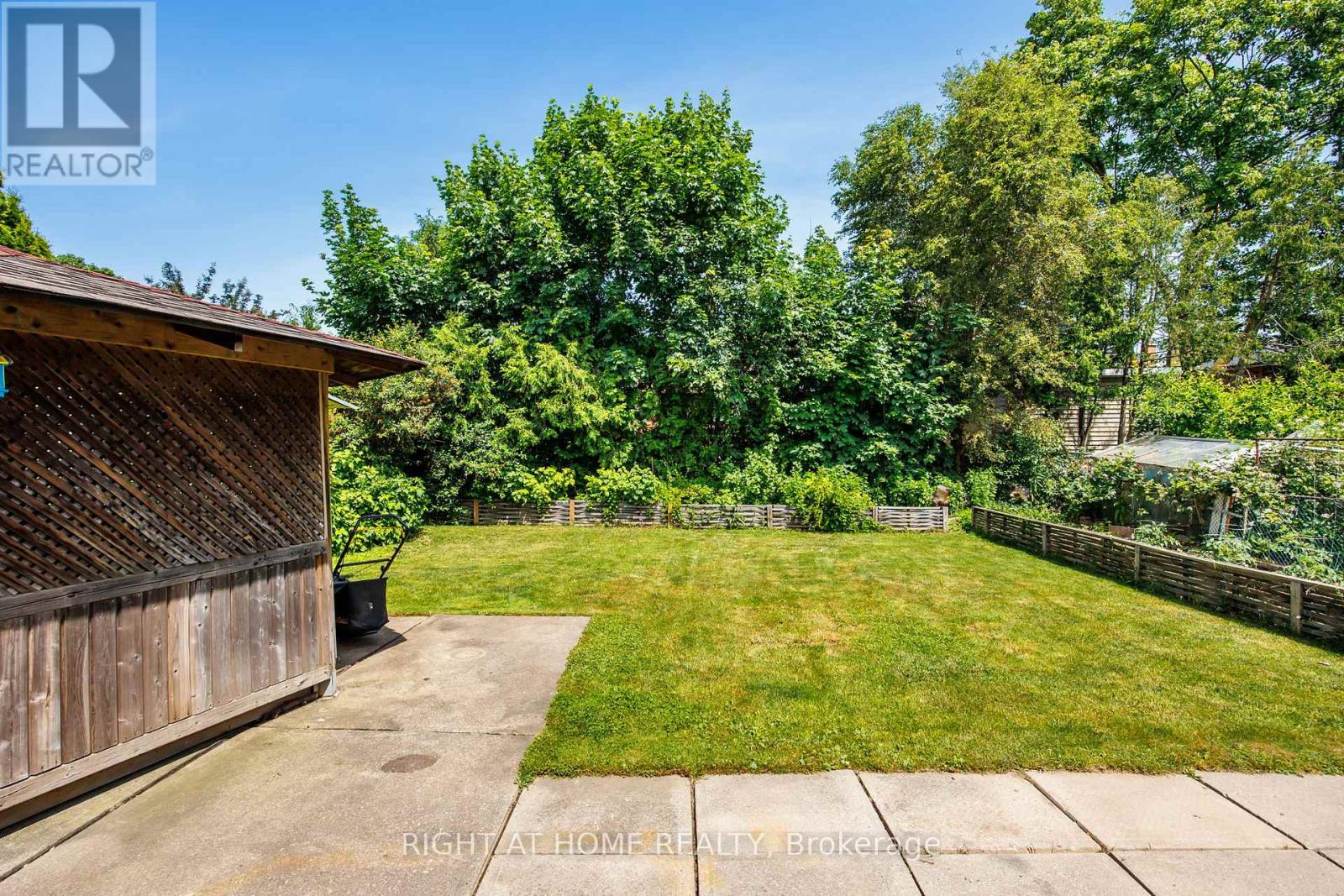 30 Hawthorne Road, Toronto, Ontario  M9R 1P3 - Photo 25 - W12572156