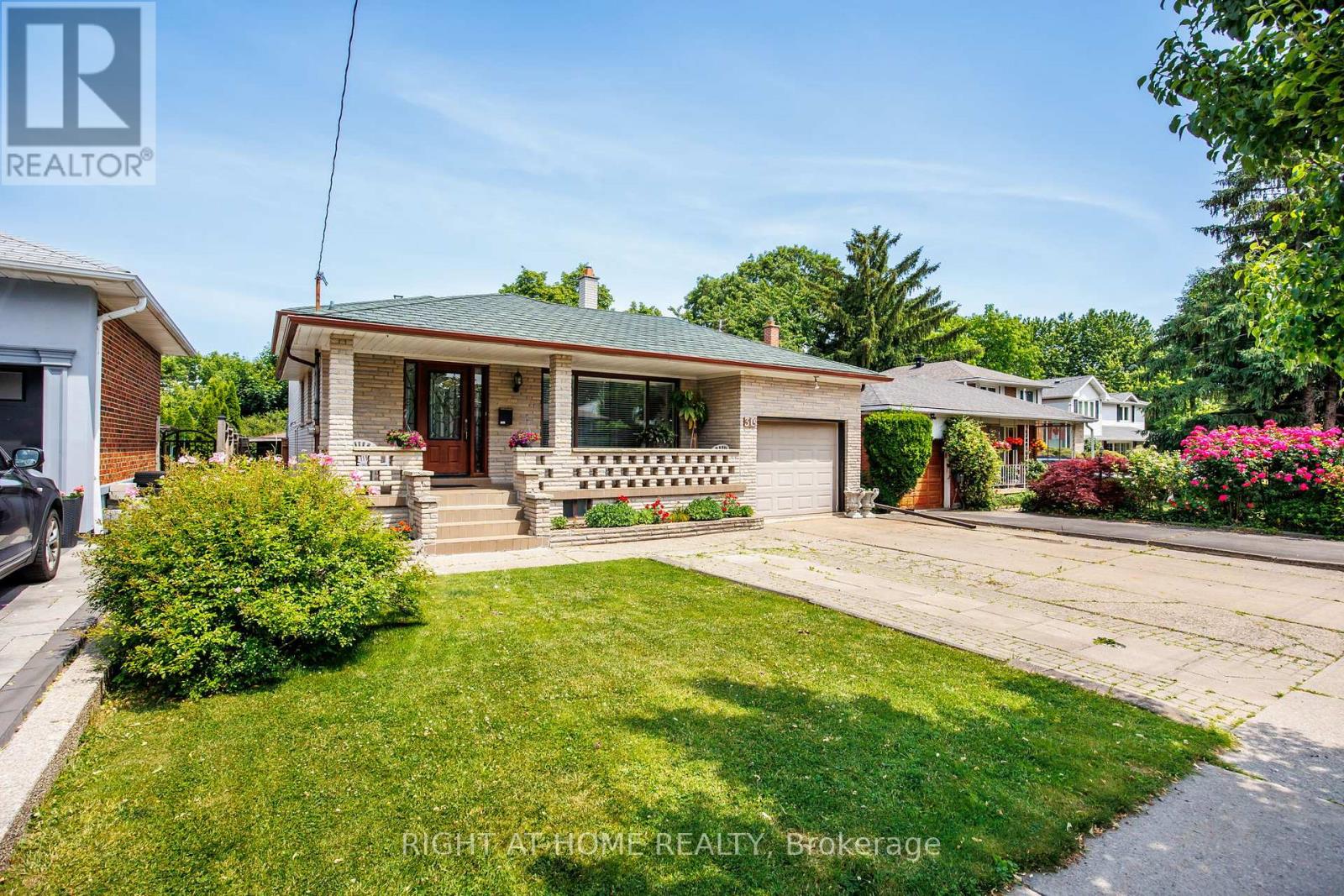 30 Hawthorne Road, Toronto, Ontario  M9R 1P3 - Photo 26 - W12572156