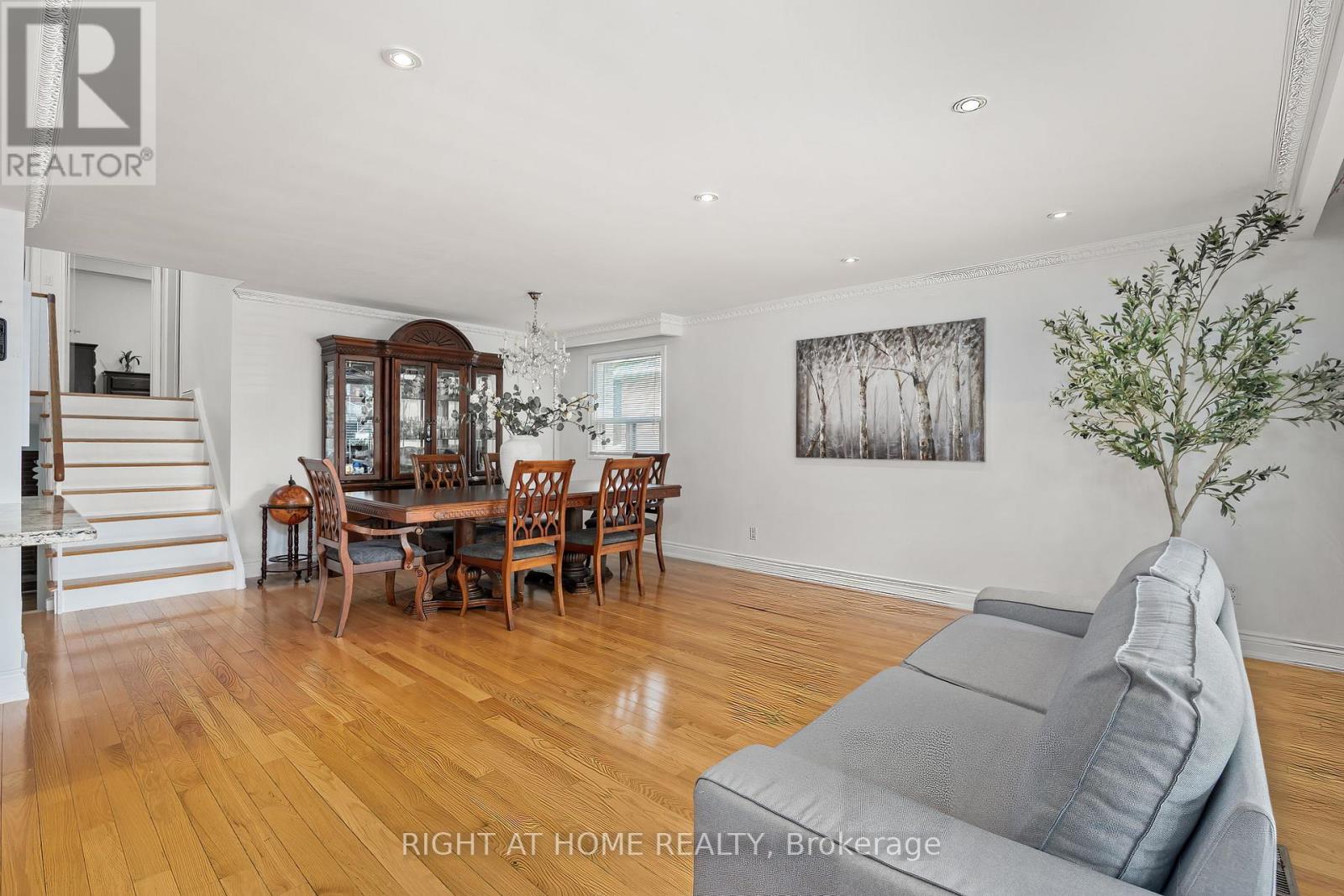 30 Hawthorne Road, Toronto, Ontario  M9R 1P3 - Photo 27 - W12572156