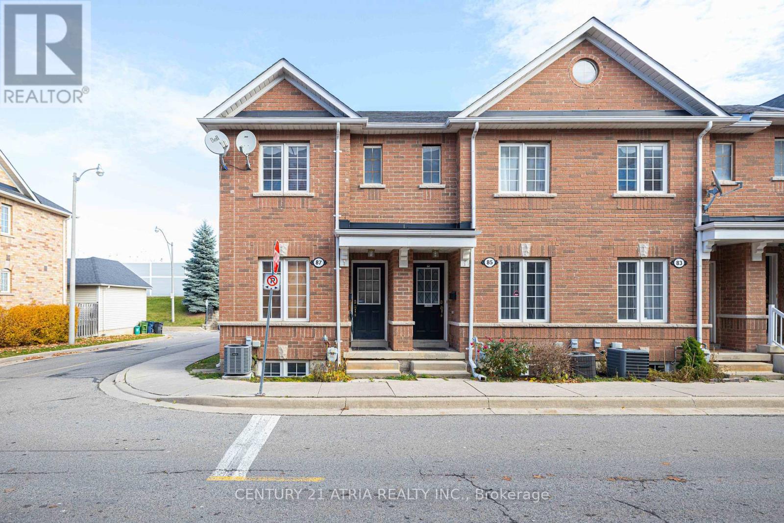 87 BRICKWORKS LANE, Toronto, Ontario