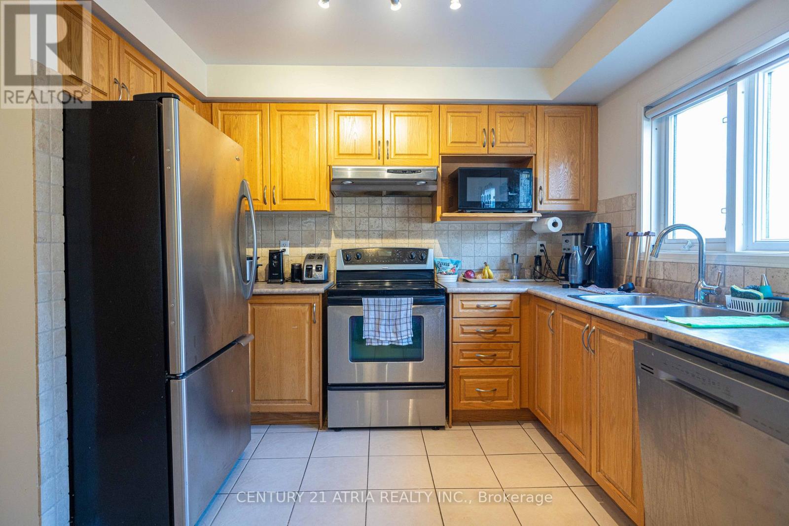87 Brickworks Lane, Toronto, Ontario  M6N 5H8 - Photo 4 - W12572160