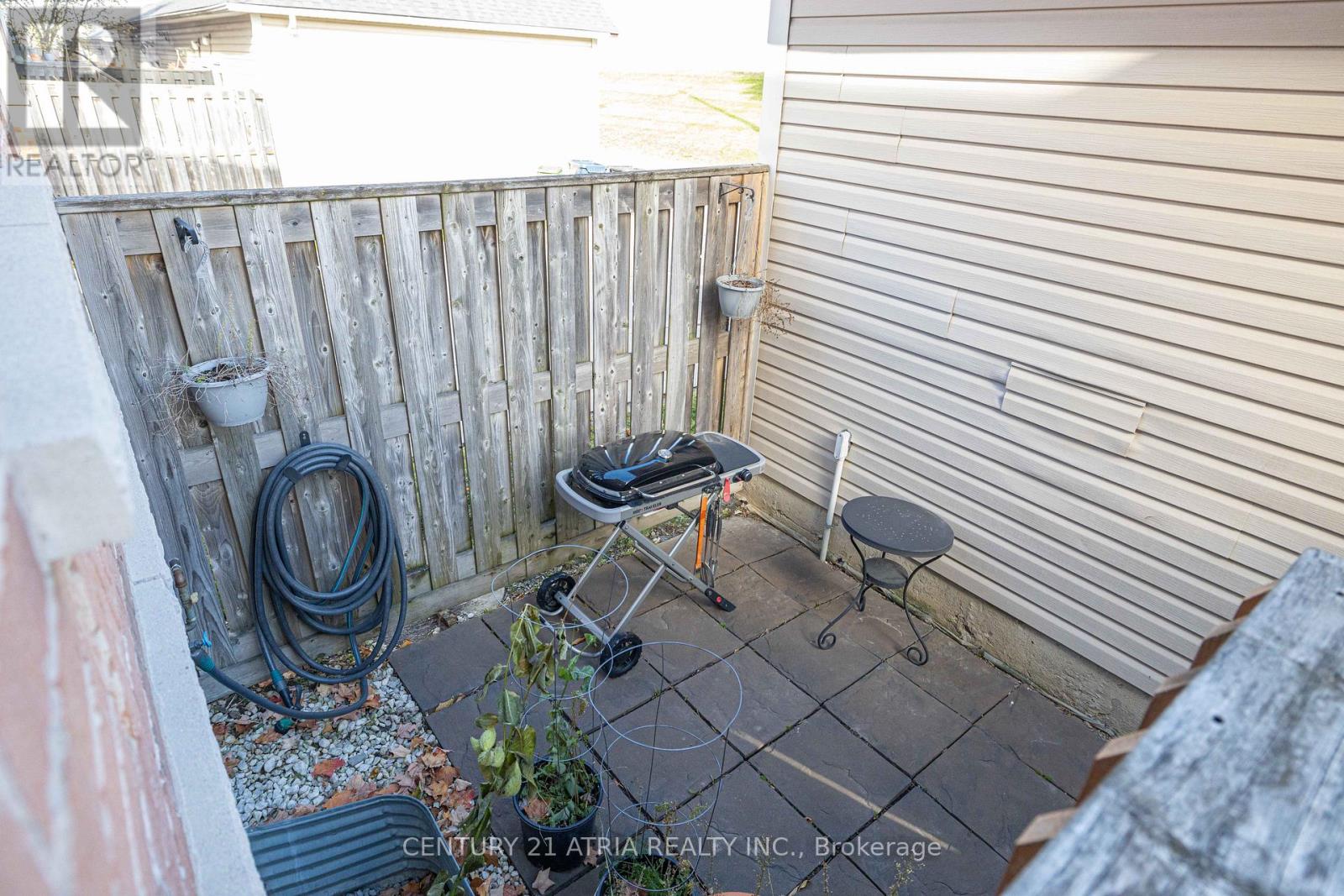 87 Brickworks Lane, Toronto, Ontario  M6N 5H8 - Photo 6 - W12572160