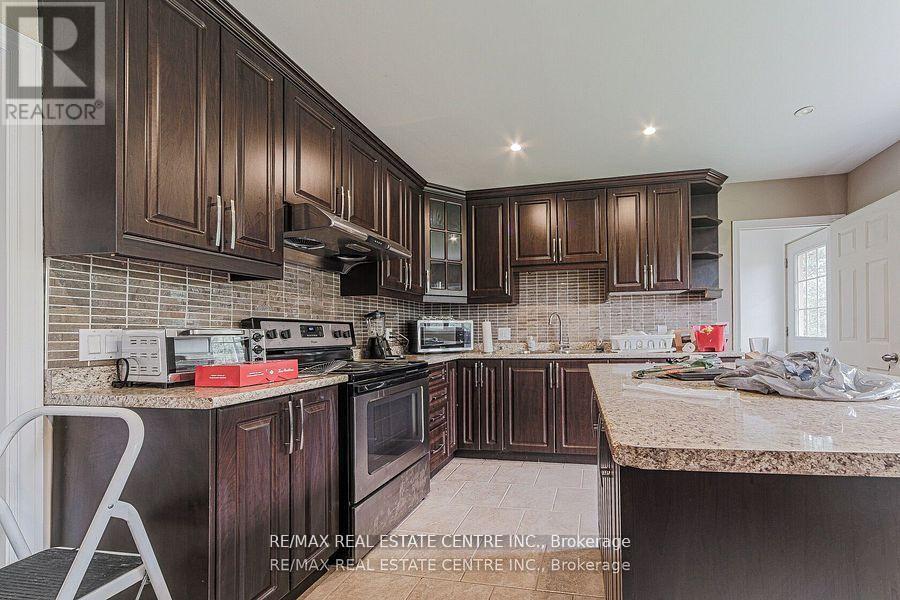 3024 Countryside Drive, Brampton (Vales Of Castlemore North), Ontario  L6P 0V3 - Photo 15 - W12572202