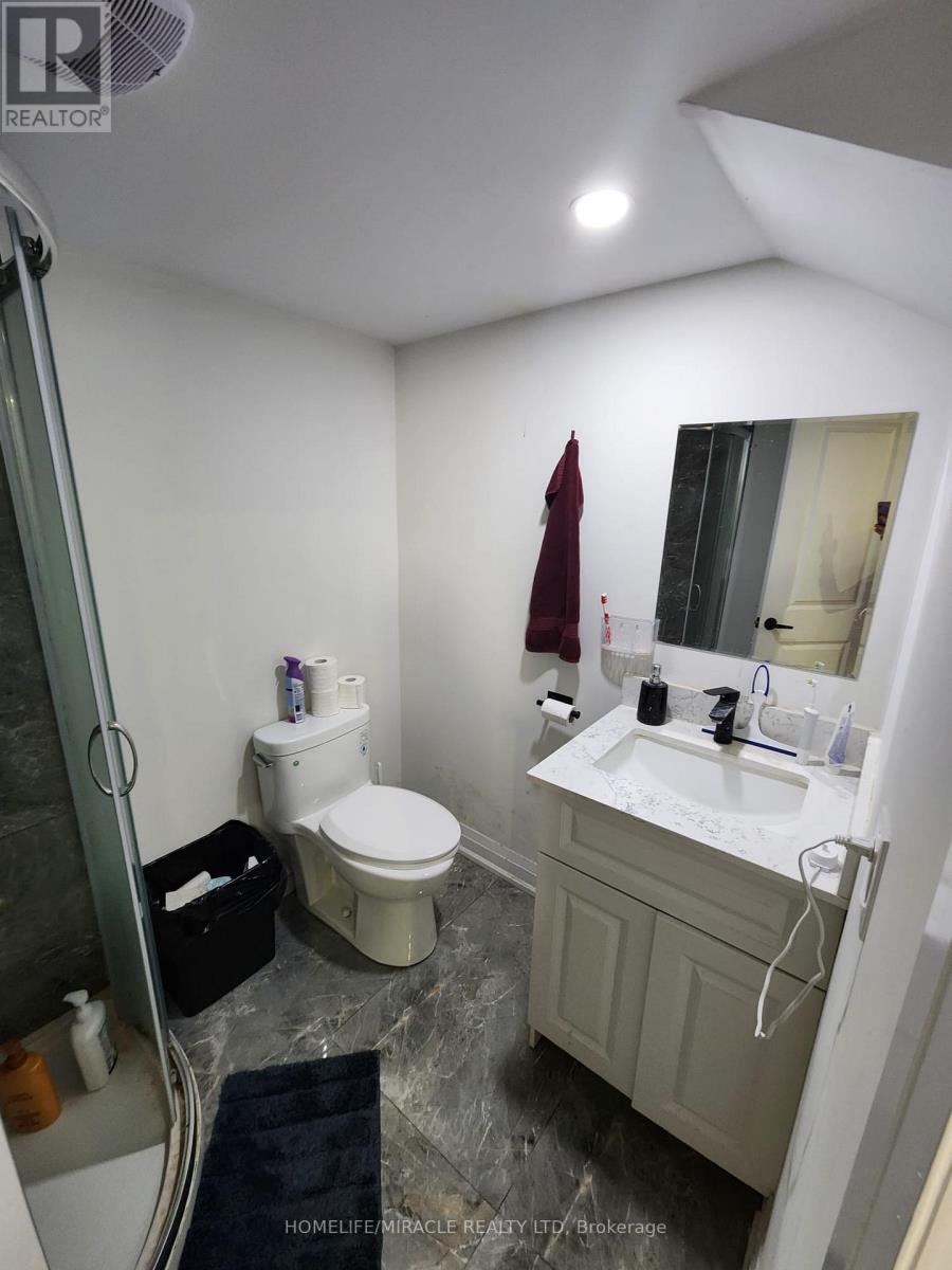 33 Trellanock Road, Brampton, Ontario  L6Y 6K8 - Photo 5 - W12572234