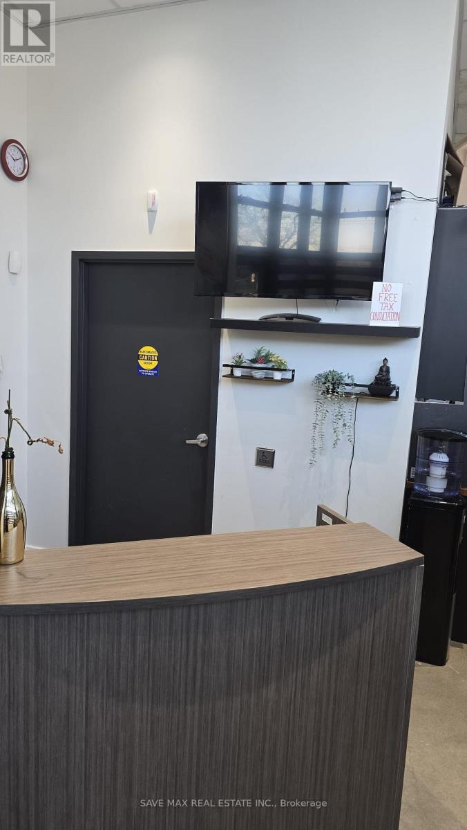 106 - 247 Queen Street E, Brampton, Ontario  L6W 0B8 - Photo 13 - W12572270