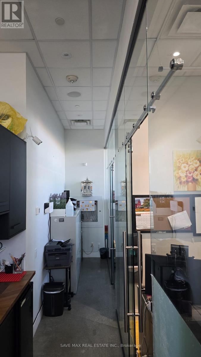 106 - 247 Queen Street E, Brampton, Ontario  L6W 0B8 - Photo 8 - W12572270