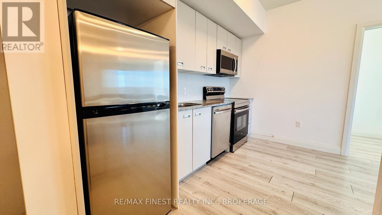 733 - 652 Princess Street, Kingston, Ontario  K7L 1E5 - Photo 4 - X12572356