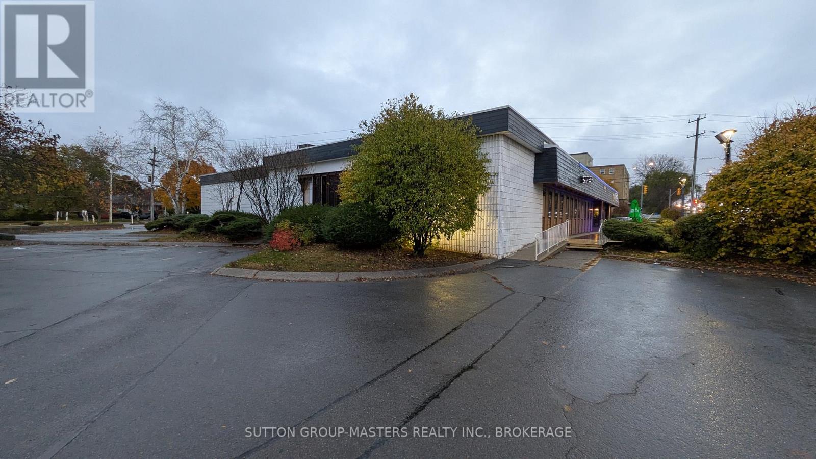 1399 Princess Street, Kingston, Ontario  K7M 3E9 - Photo 3 - X12572368