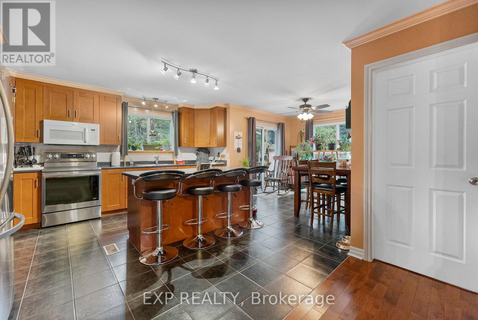 716 Cybulski Road, Madawaska Valley, Ontario  K0J 1B0 - Photo 15 - X12544876