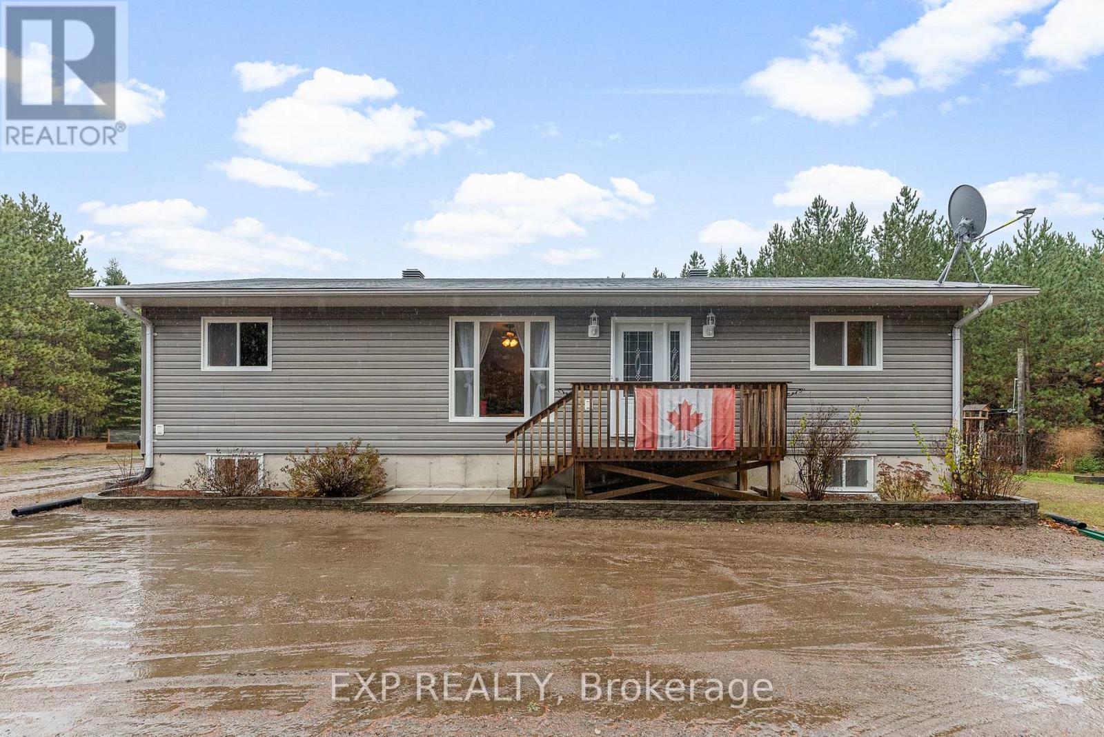 716 Cybulski Road, Madawaska Valley, Ontario  K0J 1B0 - Photo 2 - X12544876
