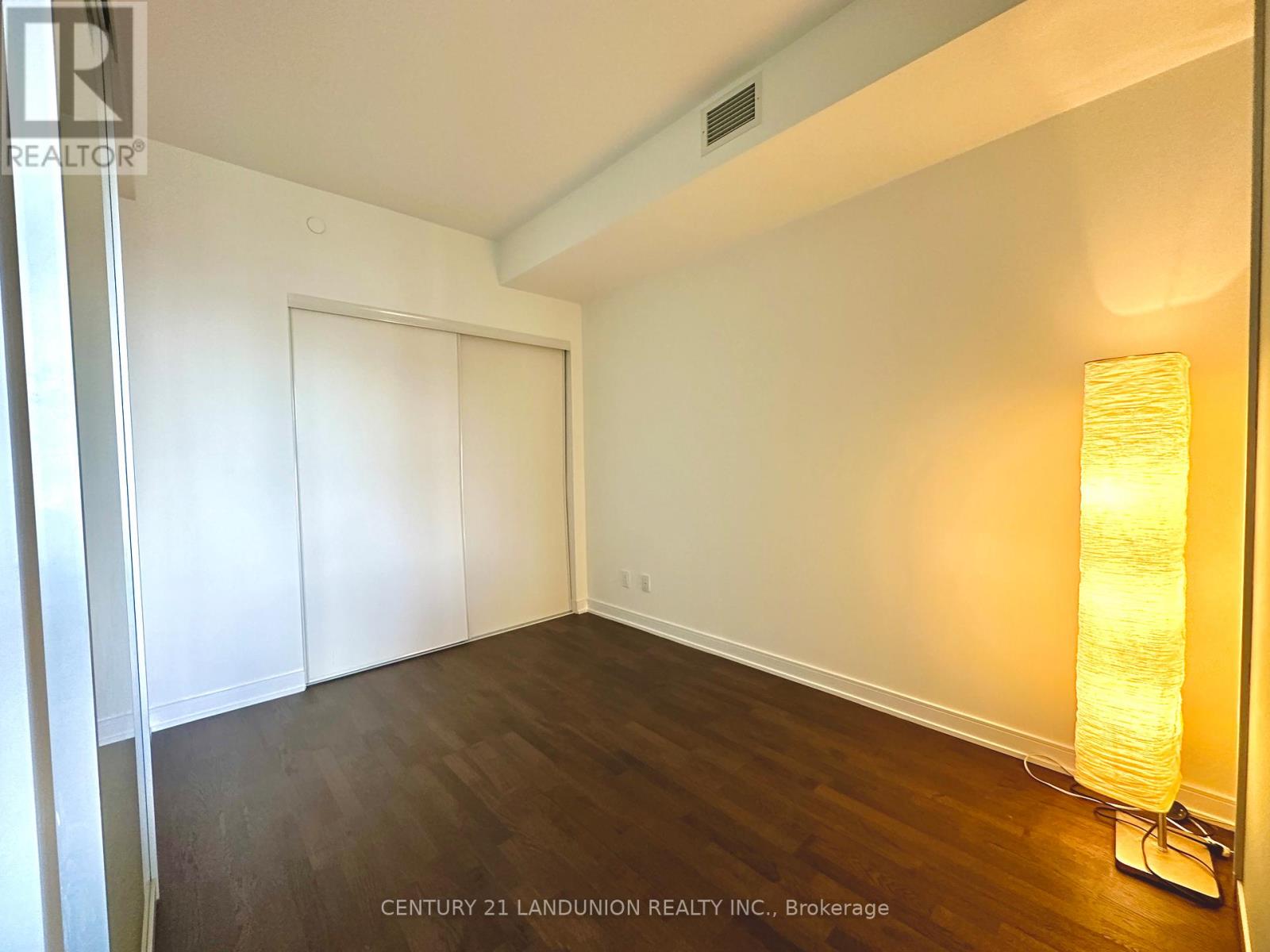 412 - 57 St. Joseph Street, Toronto, Ontario  M5S 2Y1 - Photo 4 - C12571320