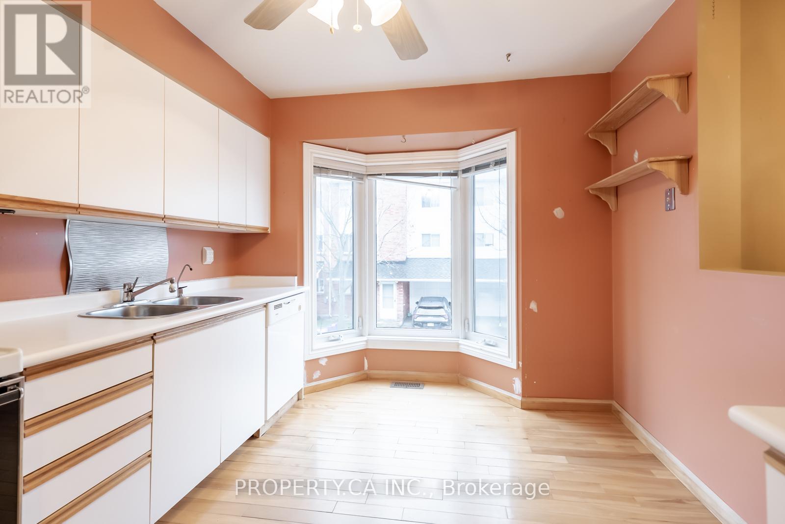 77 William Curtis Circle, Newmarket, Ontario  L3Y 8L7 - Photo 7 - N12533950