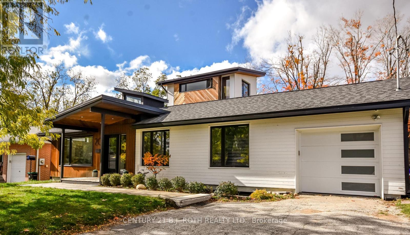 20 WELDON STREET, Barrie, Ontario