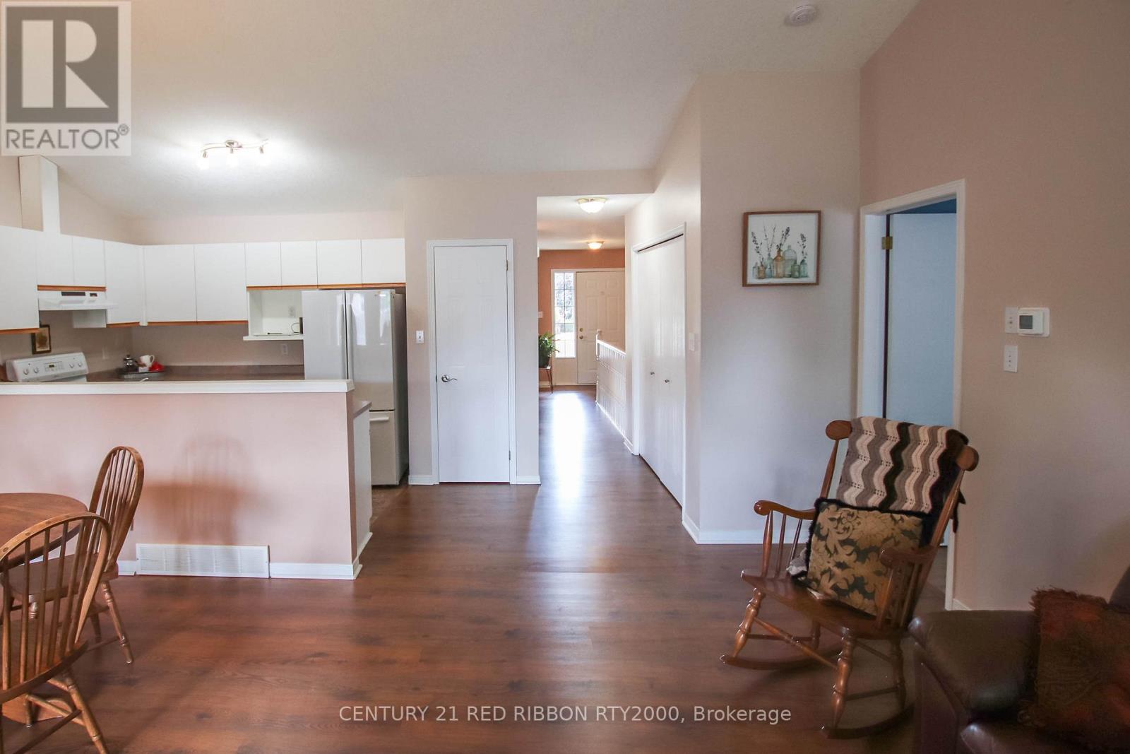 17 - 375 Scott Street E, Strathroy-Caradoc, Ontario  N7G 4G7 - Photo 11 - X12572314