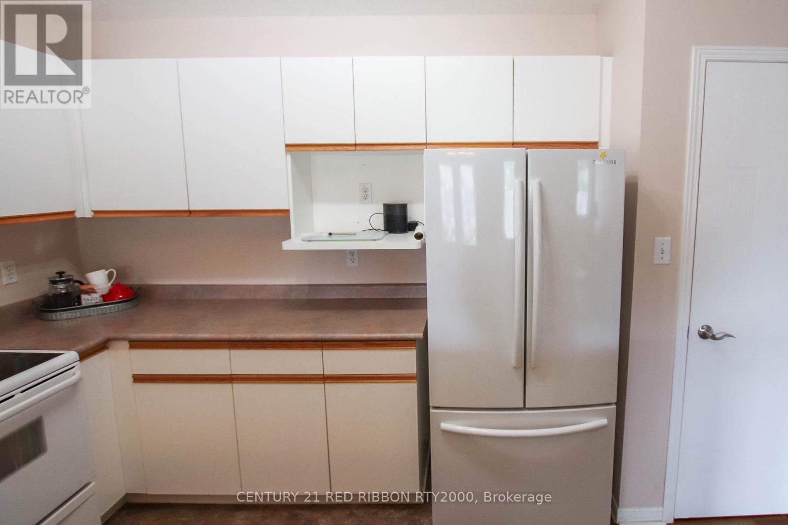 17 - 375 Scott Street E, Strathroy-Caradoc, Ontario  N7G 4G7 - Photo 13 - X12572314