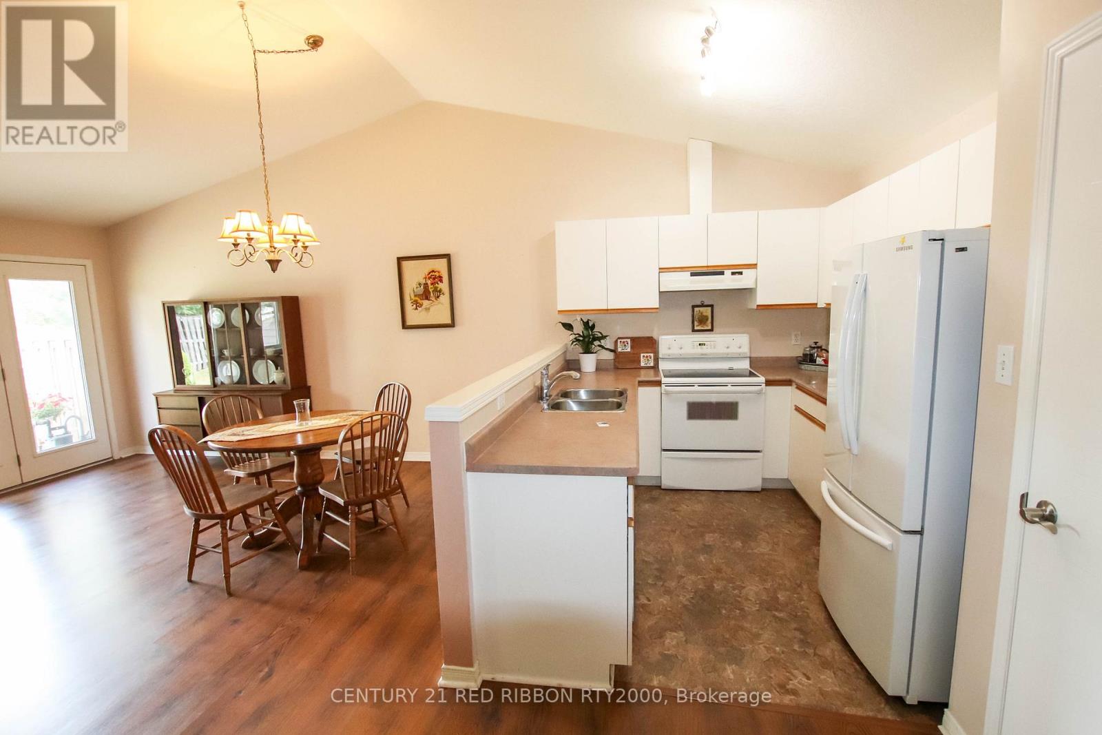 17 - 375 Scott Street E, Strathroy-Caradoc, Ontario  N7G 4G7 - Photo 15 - X12572314