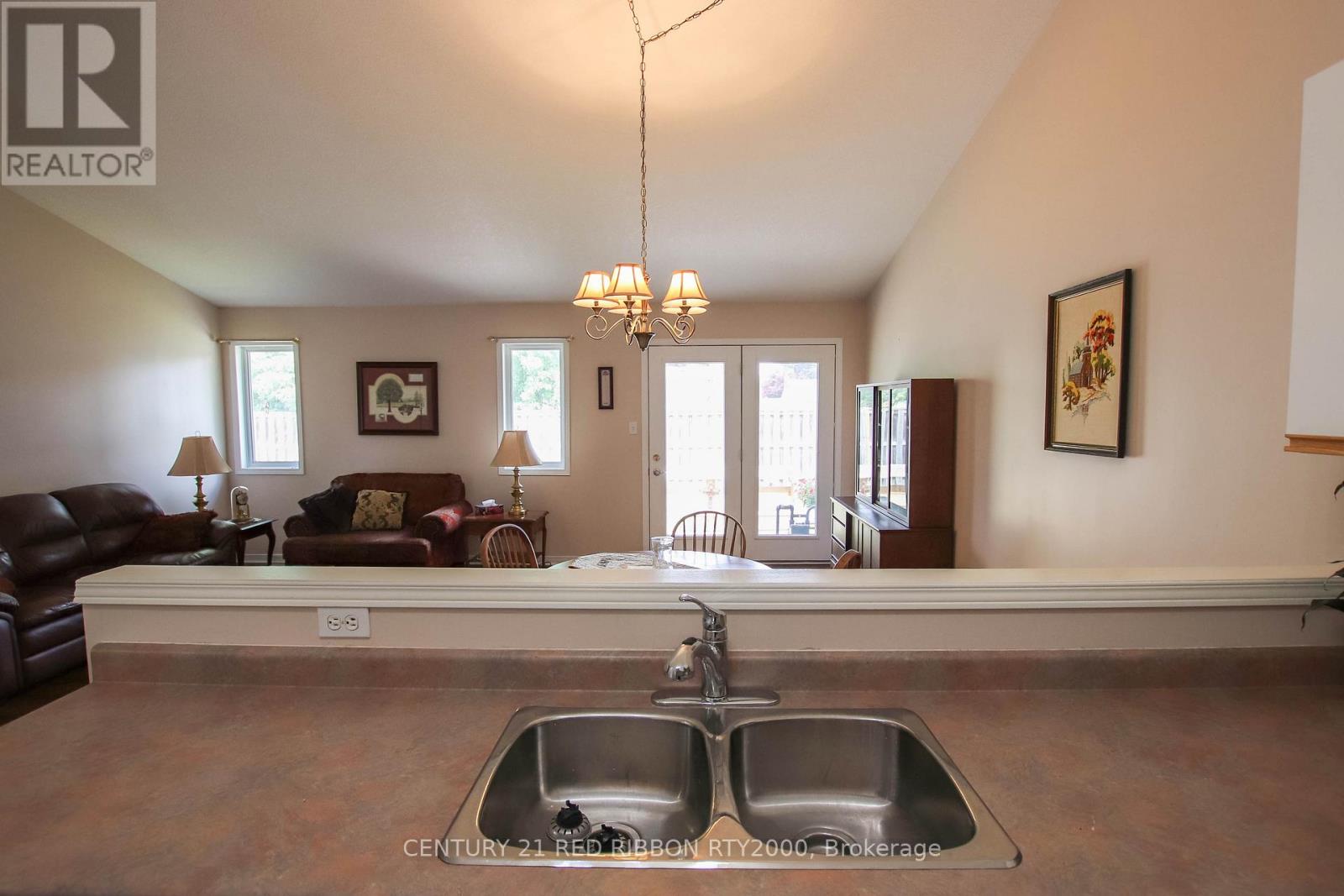 17 - 375 Scott Street E, Strathroy-Caradoc, Ontario  N7G 4G7 - Photo 16 - X12572314