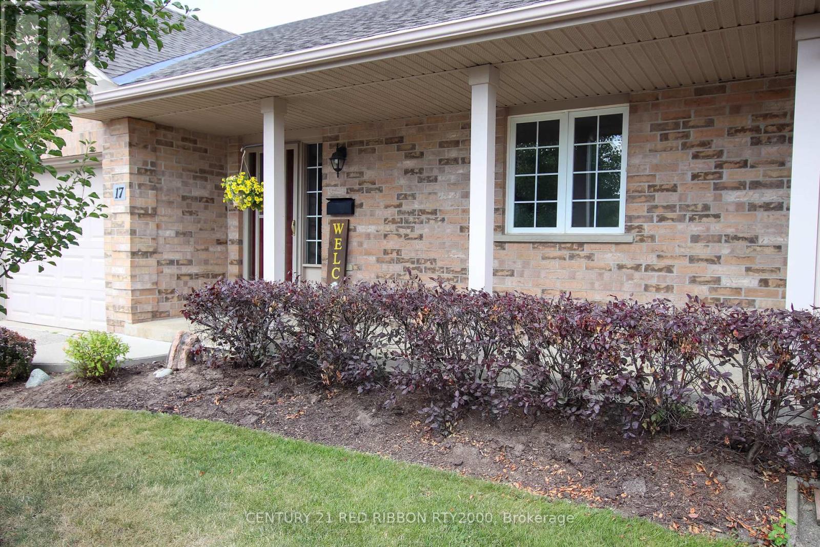 17 - 375 Scott Street E, Strathroy-Caradoc, Ontario  N7G 4G7 - Photo 2 - X12572314