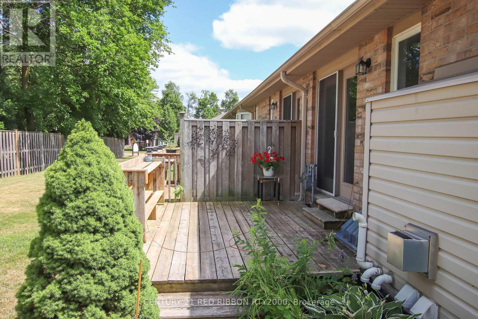 17 - 375 Scott Street E, Strathroy-Caradoc, Ontario  N7G 4G7 - Photo 26 - X12572314