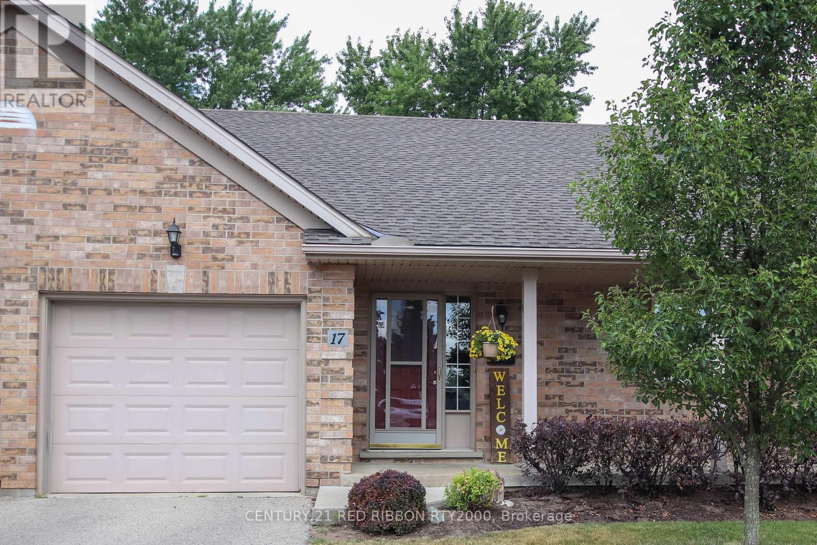 17 - 375 Scott Street E, Strathroy-Caradoc, Ontario  N7G 4G7 - Photo 3 - X12572314