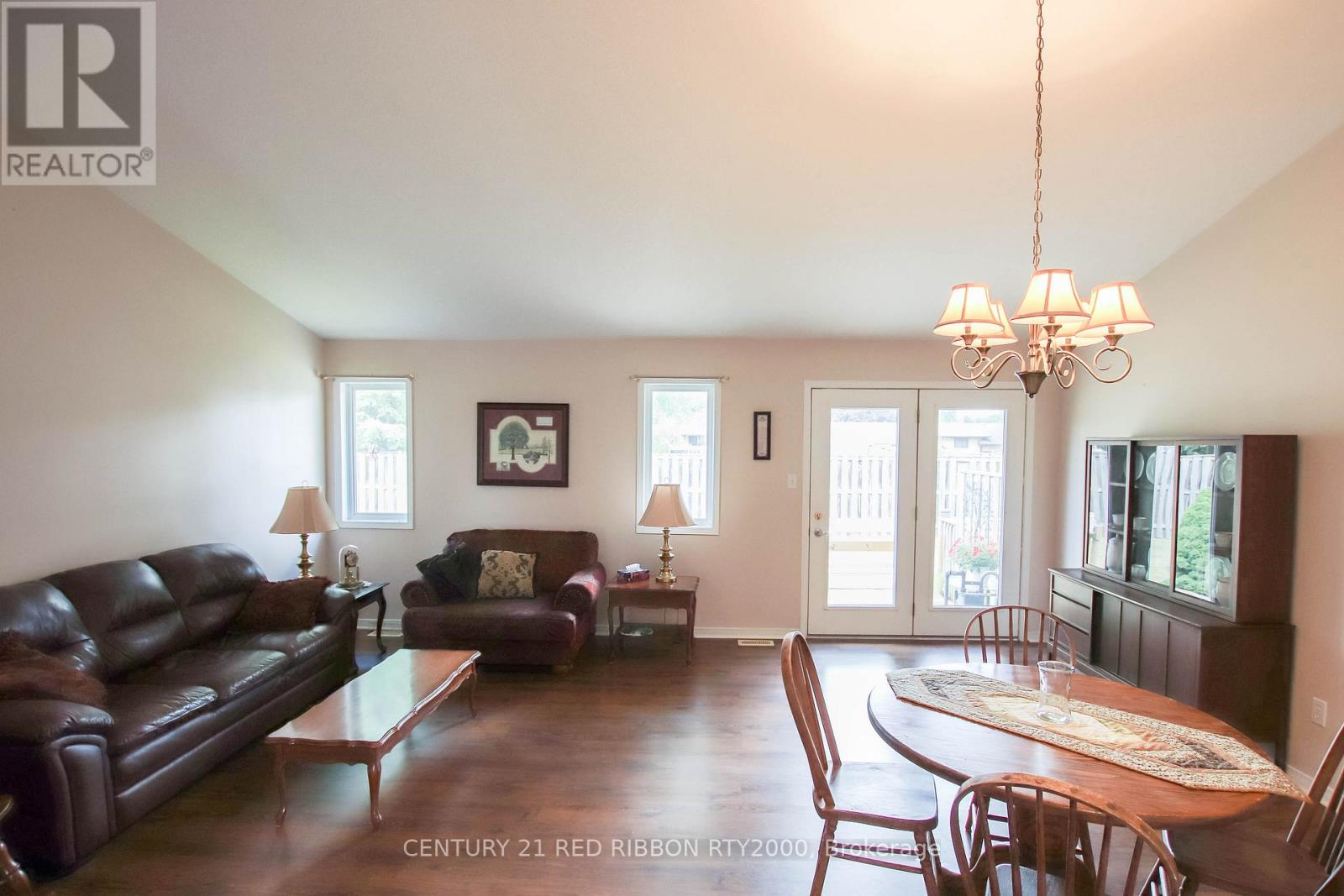 17 - 375 Scott Street E, Strathroy-Caradoc, Ontario  N7G 4G7 - Photo 7 - X12572314