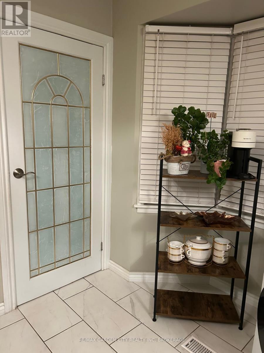 12 Princeway Drive, St. Catharines, Ontario  L2N 2X6 - Photo 11 - X12486086