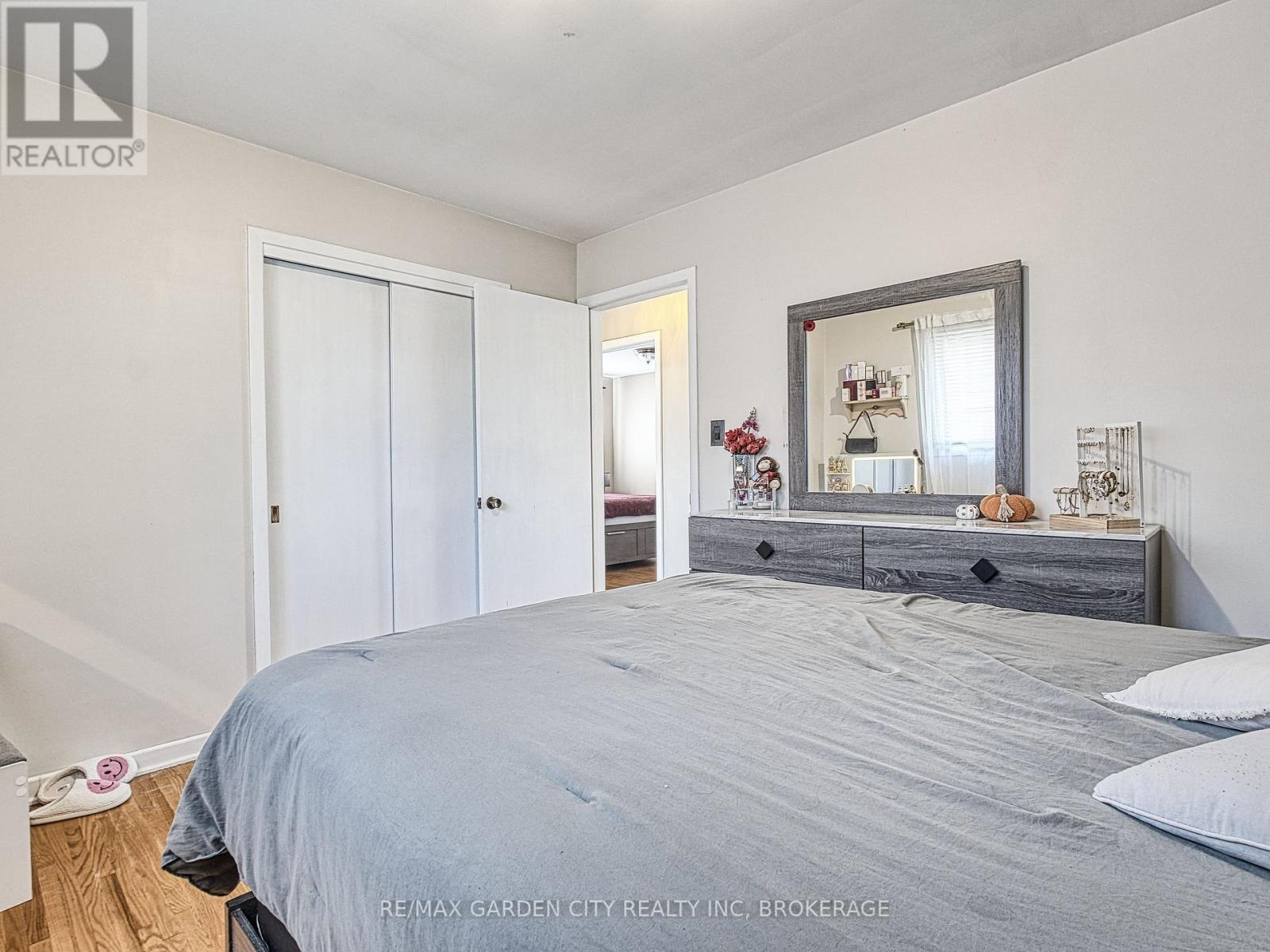 12 Princeway Drive, St. Catharines, Ontario  L2N 2X6 - Photo 14 - X12486086