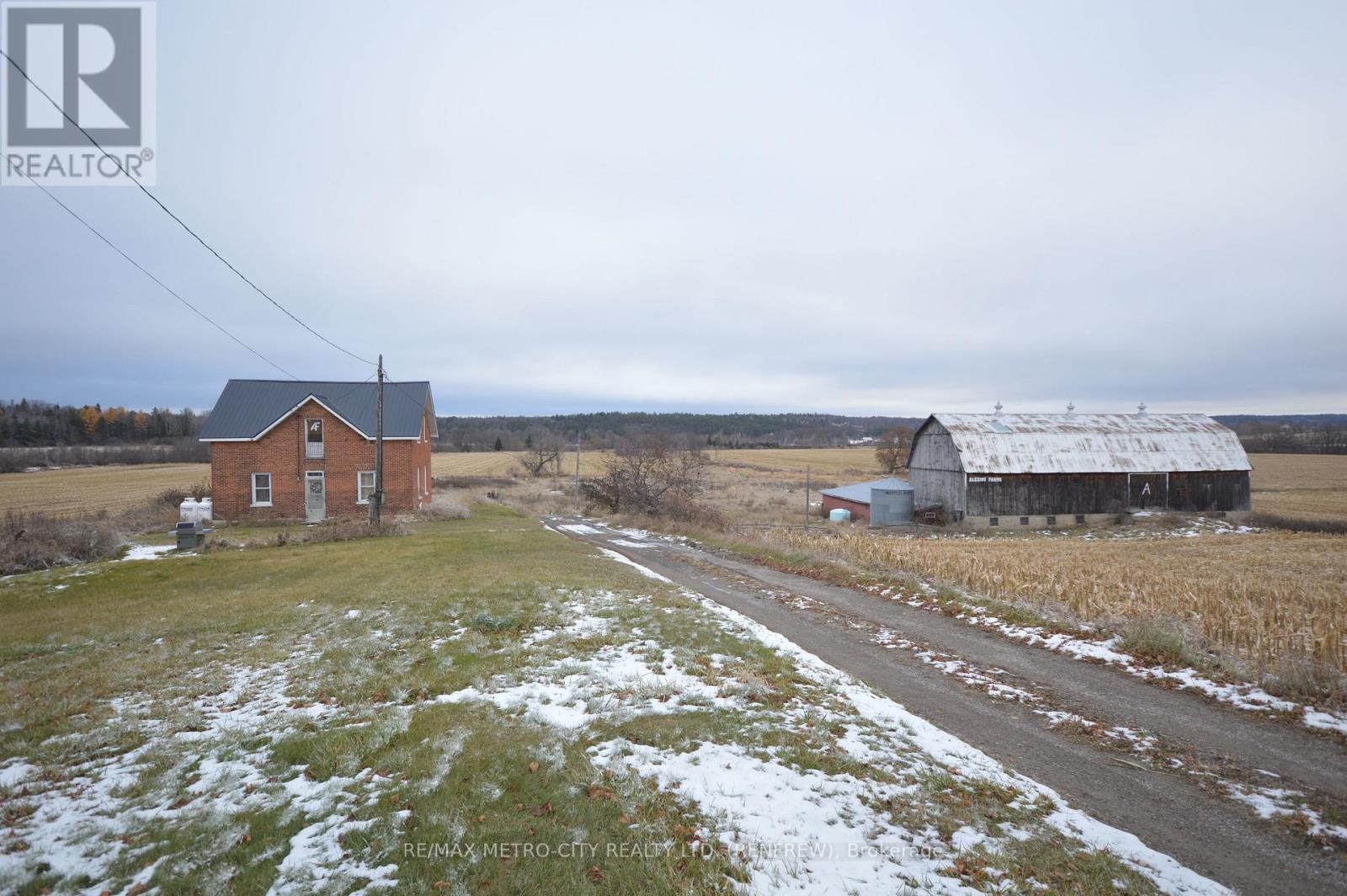 20250 Highway 17 Highway, Whitewater Region, Ontario  K0J 1K0 - Photo 1 - X12572326