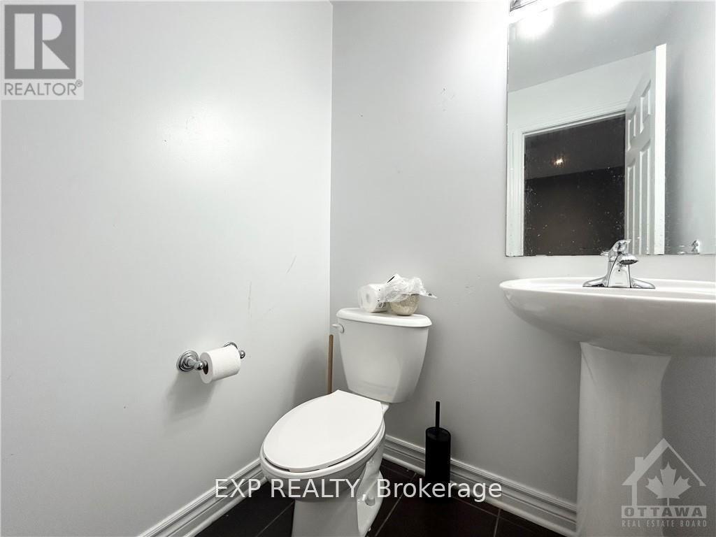 649 Clearbrook Drive, Ottawa, Ontario  K2J 5S1 - Photo 5 - X12572338