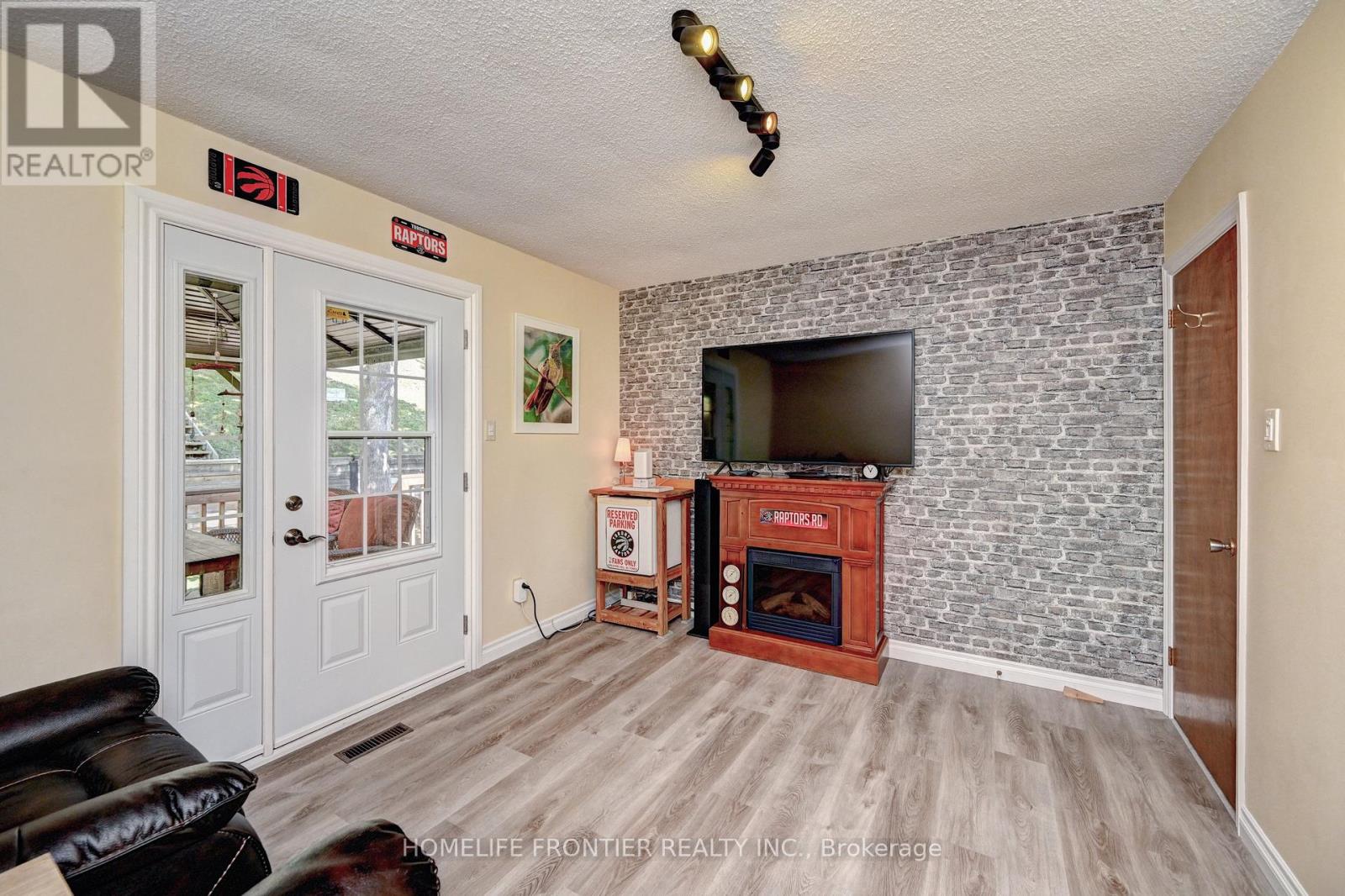 121 Forest Road, Brantford, Ontario  N3S 7L5 - Photo 21 - X12572226