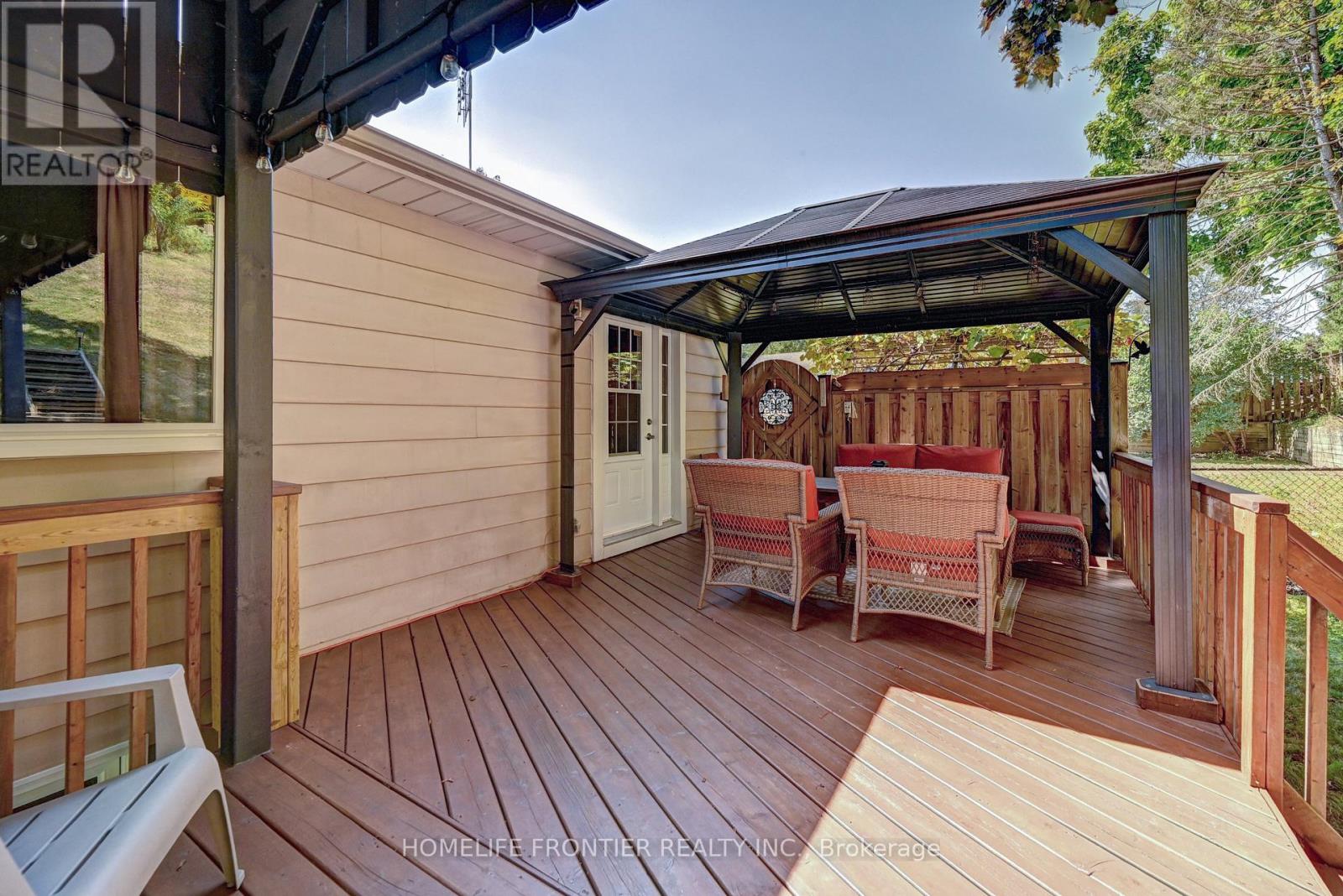 121 Forest Road, Brantford, Ontario  N3S 7L5 - Photo 34 - X12572226