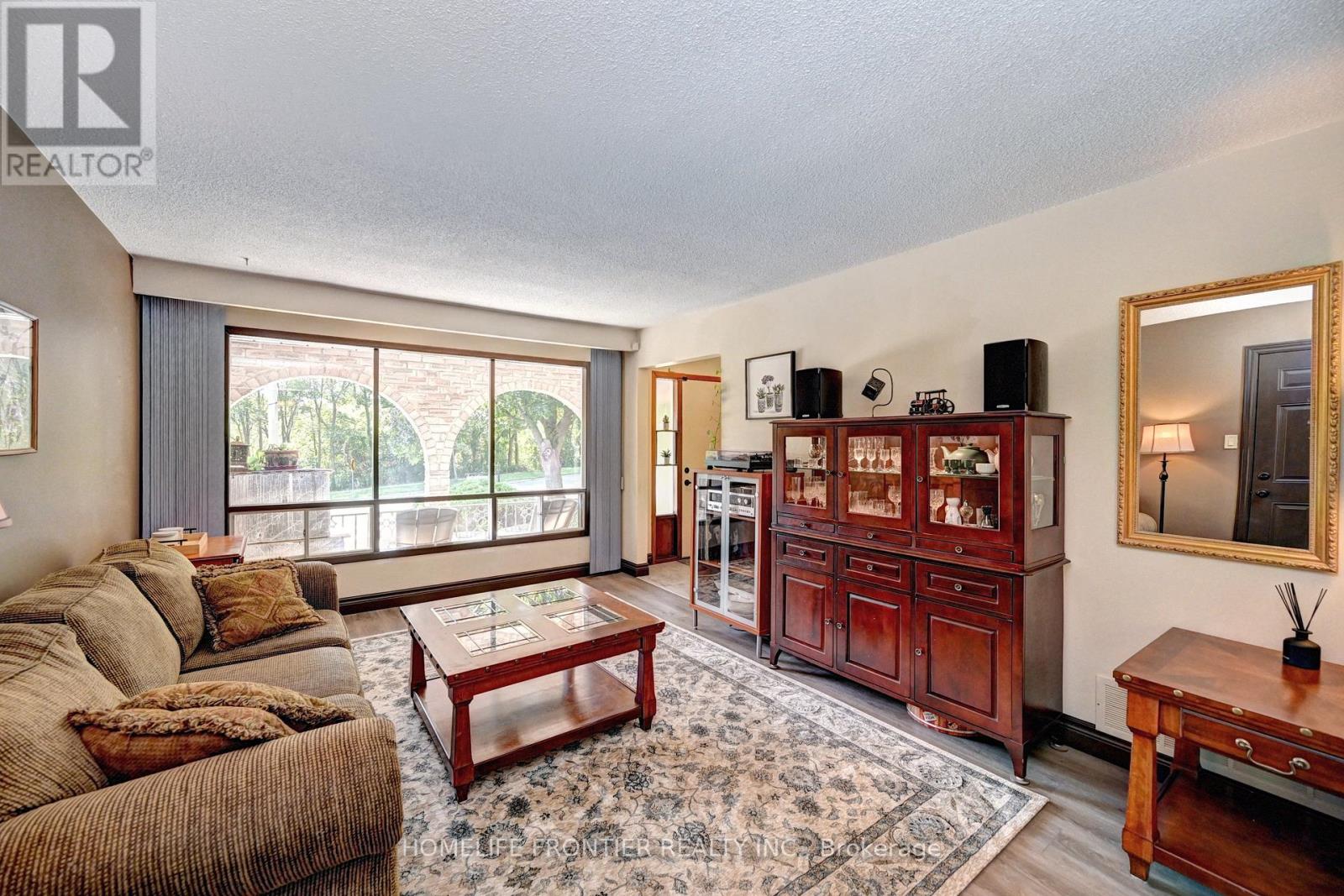 121 Forest Road, Brantford, Ontario  N3S 7L5 - Photo 9 - X12572226