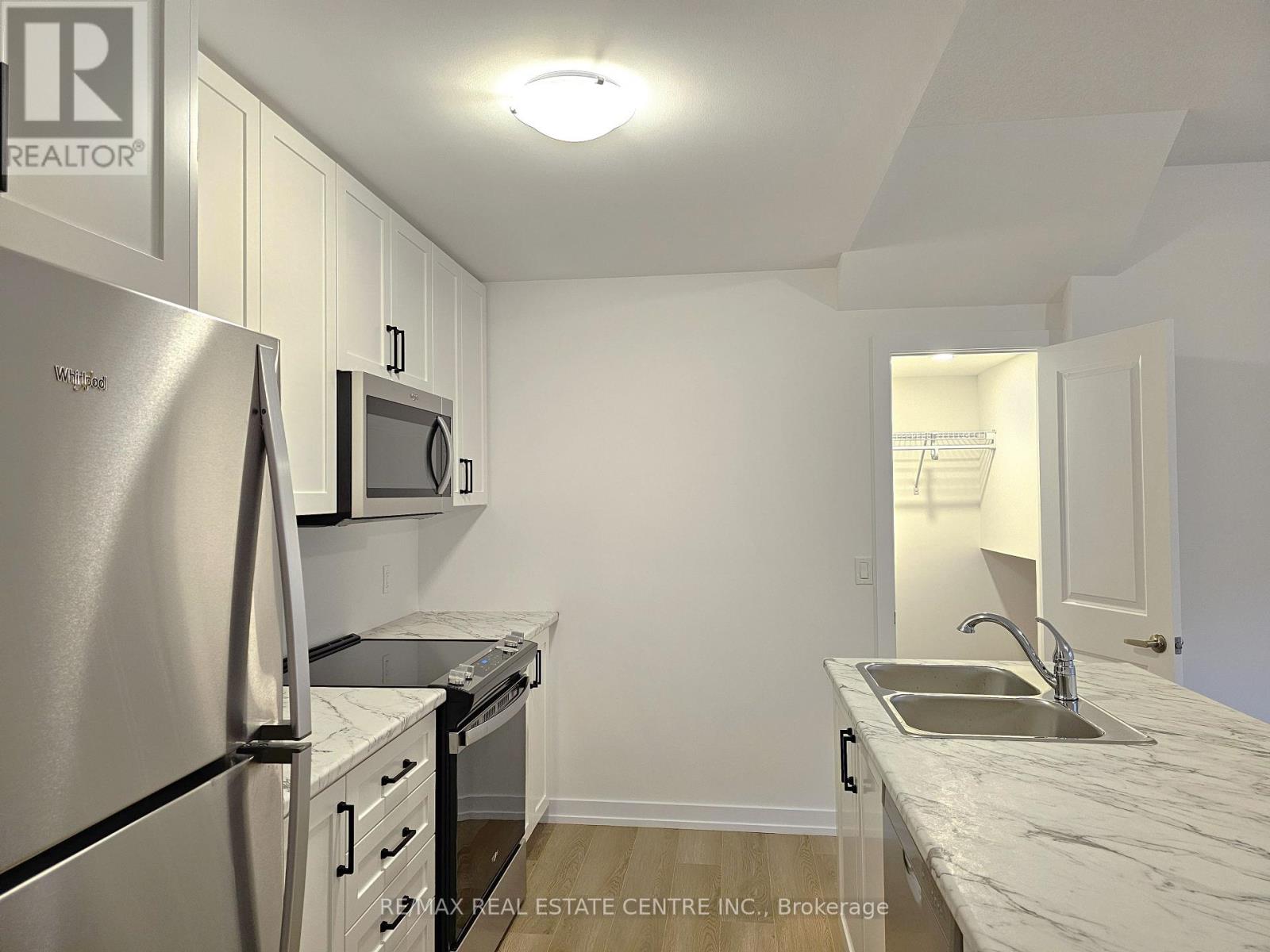 11 - 70 Kenesky Drive, Hamilton, Ontario  L8B 1Y4 - Photo 11 - X12572254