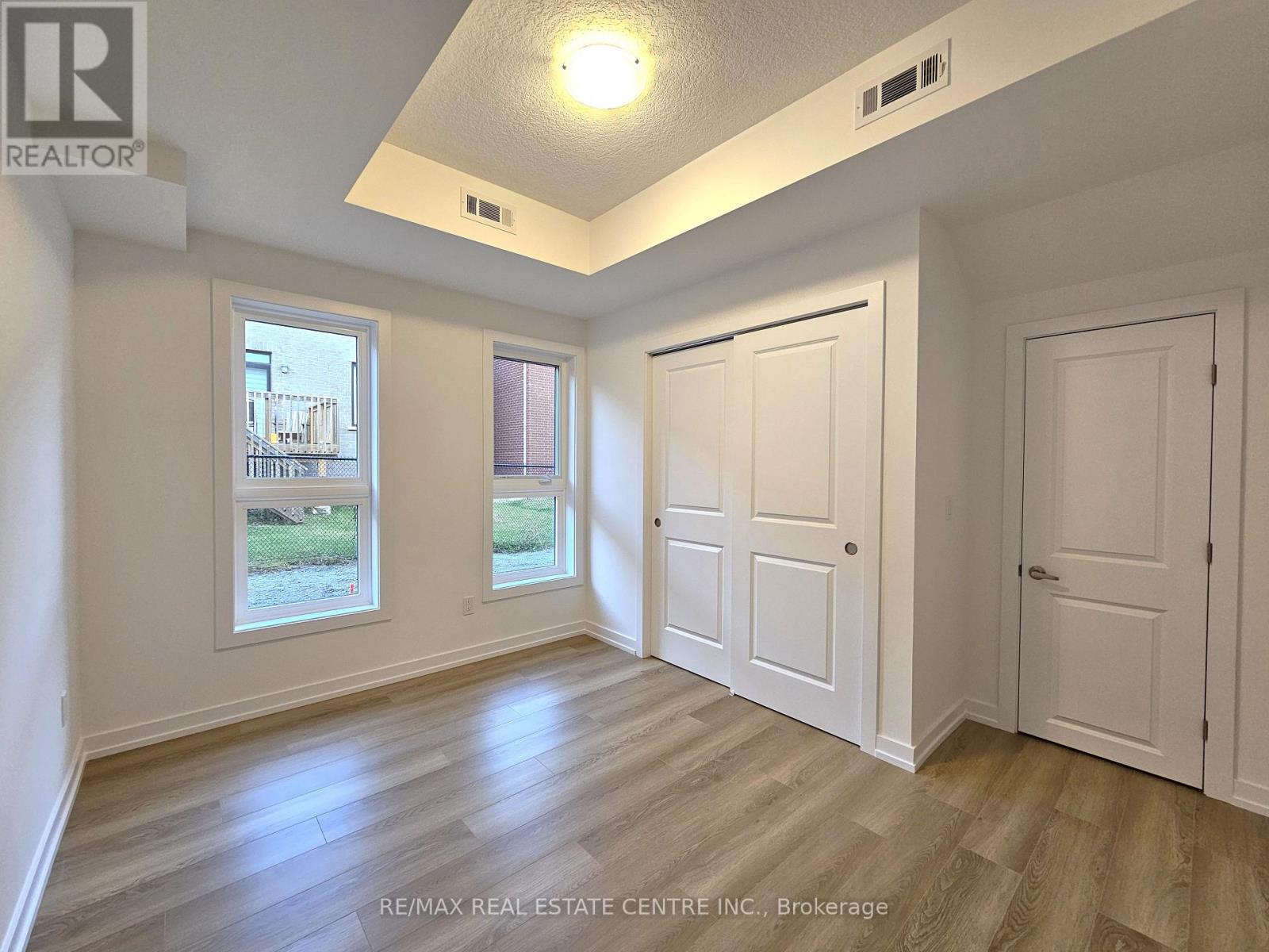 11 - 70 Kenesky Drive, Hamilton, Ontario  L8B 1Y4 - Photo 15 - X12572254