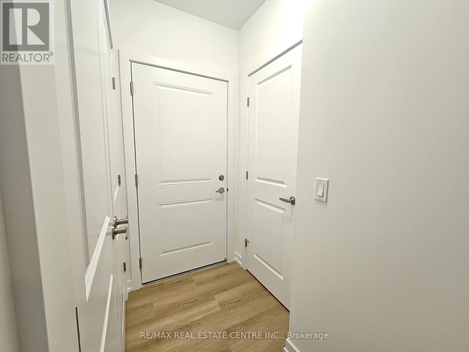 11 - 70 Kenesky Drive, Hamilton, Ontario  L8B 1Y4 - Photo 18 - X12572254