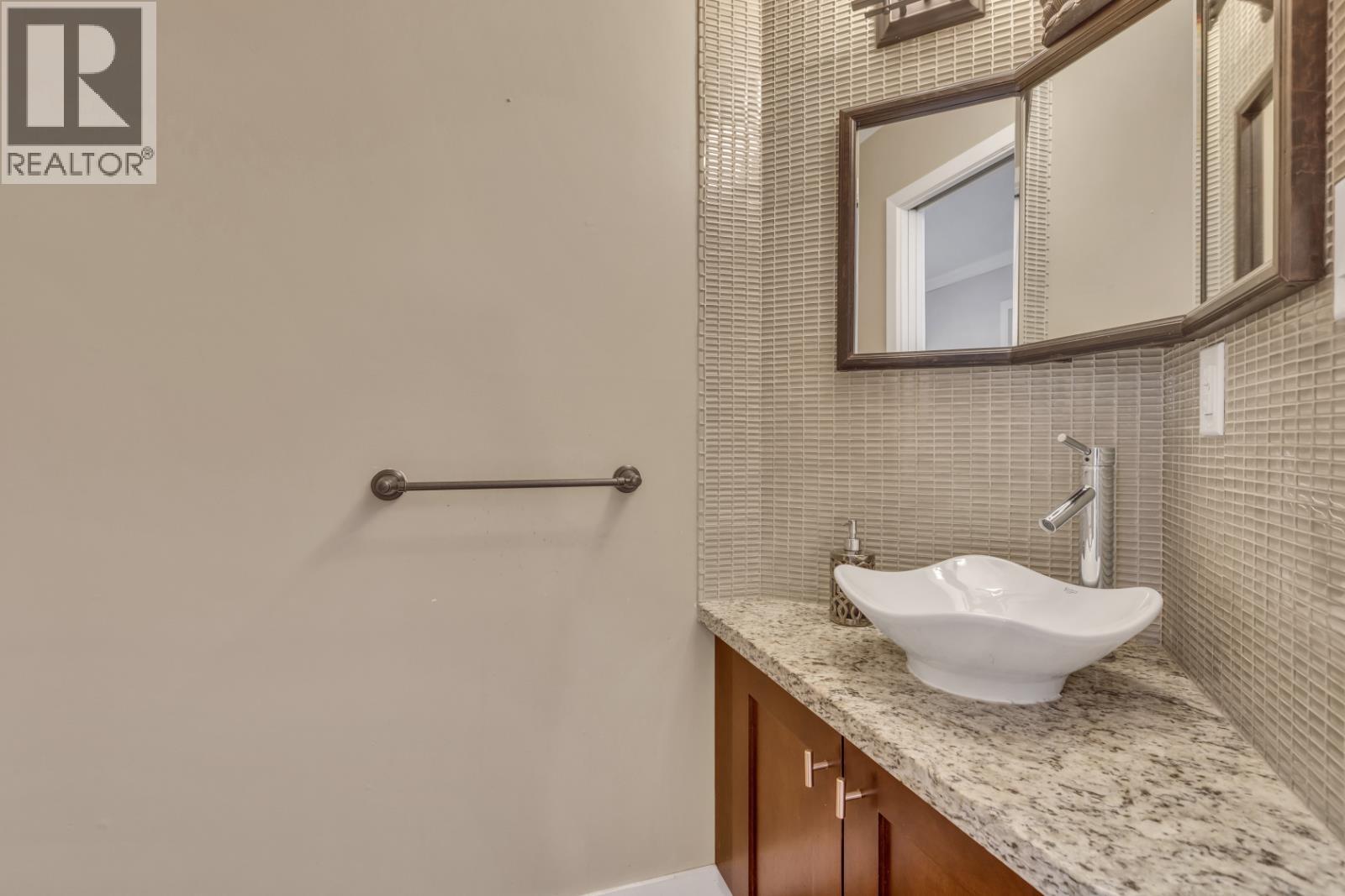 5853 Grousewoods Crescent, North Vancouver, British Columbia  V7R 4V3 - Photo 23 - R3069554