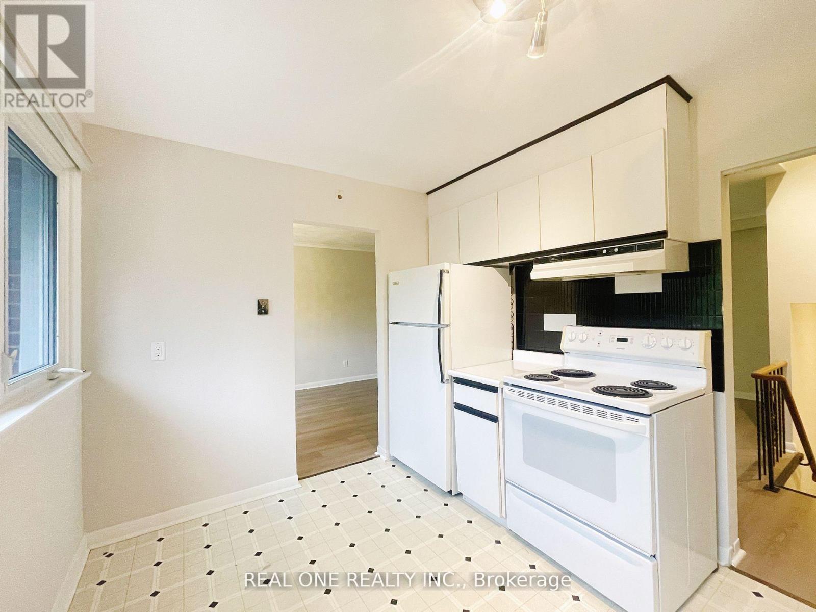 48 Lionel Heights Crescent, Toronto, Ontario  M3A 1M1 - Photo 10 - C12572346