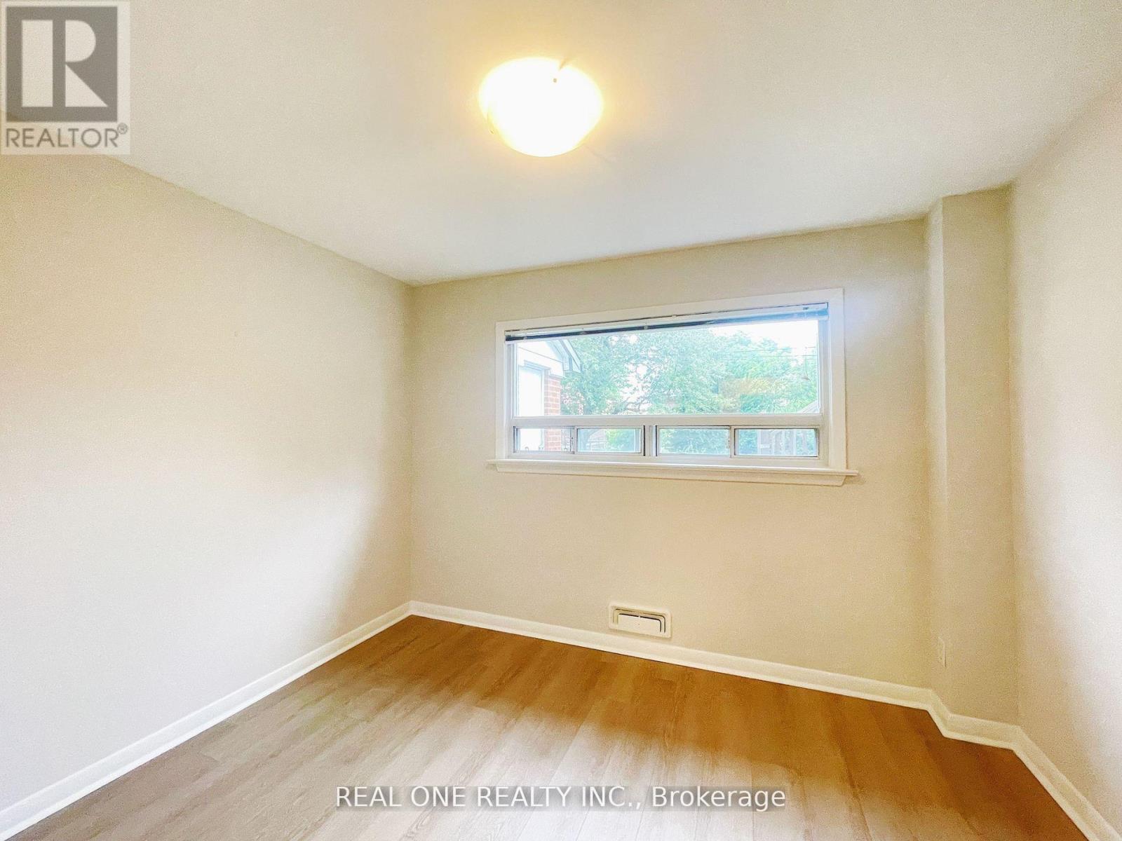 48 Lionel Heights Crescent, Toronto, Ontario  M3A 1M1 - Photo 12 - C12572346