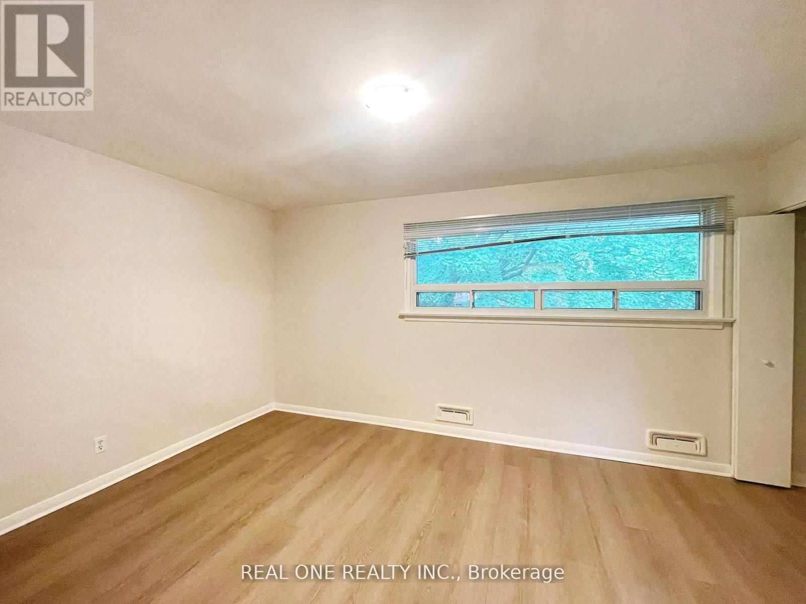 48 Lionel Heights Crescent, Toronto, Ontario  M3A 1M1 - Photo 15 - C12572346