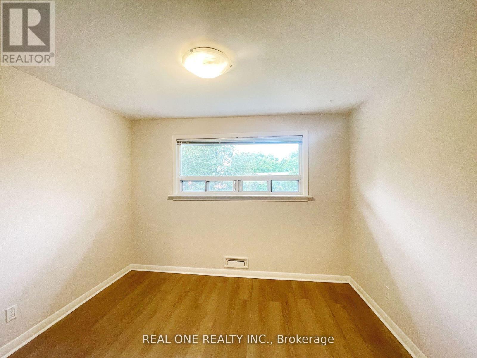 48 Lionel Heights Crescent, Toronto, Ontario  M3A 1M1 - Photo 16 - C12572346