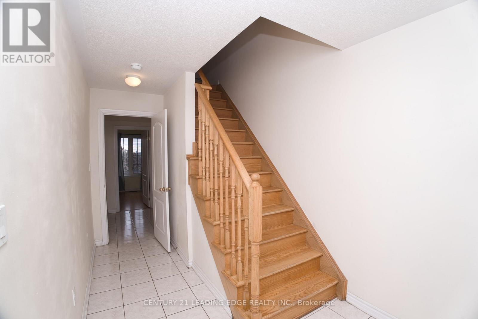 26 Shiff Crescent, Brampton, Ontario  L6Z 0H5 - Photo 5 - W12570394