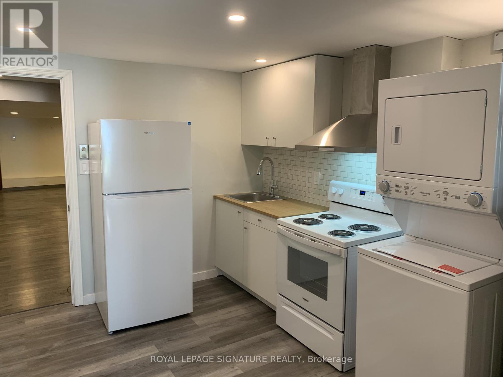 B - 203 Caledonia Road, Toronto, Ontario  M6E 4S9 - Photo 10 - W12572164