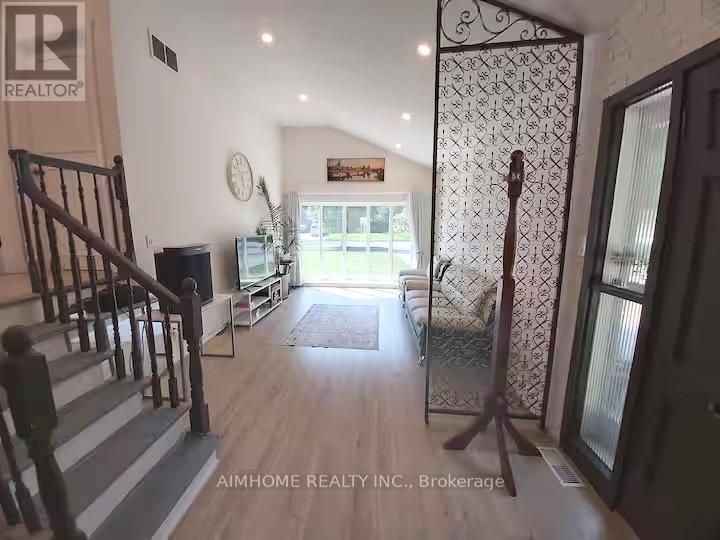 45 Botany Hill Road, Toronto, Ontario  M1G 3K4 - Photo 2 - E12572308