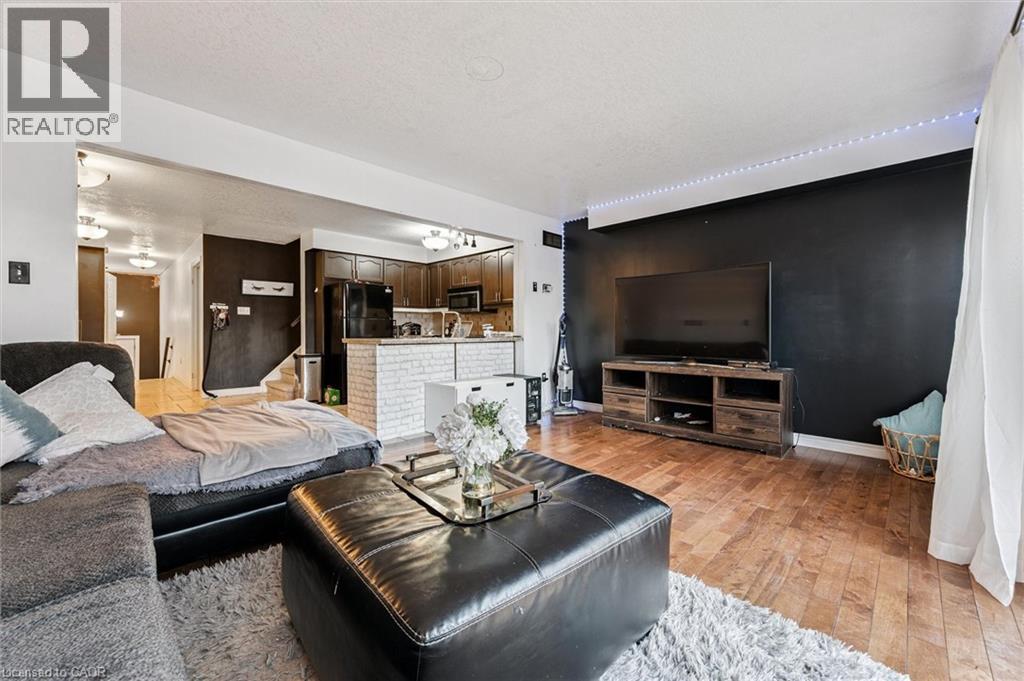 21 Brookfield Crescent, Kitchener, Ontario  N2E 0A6 - Photo 6 - 40790158