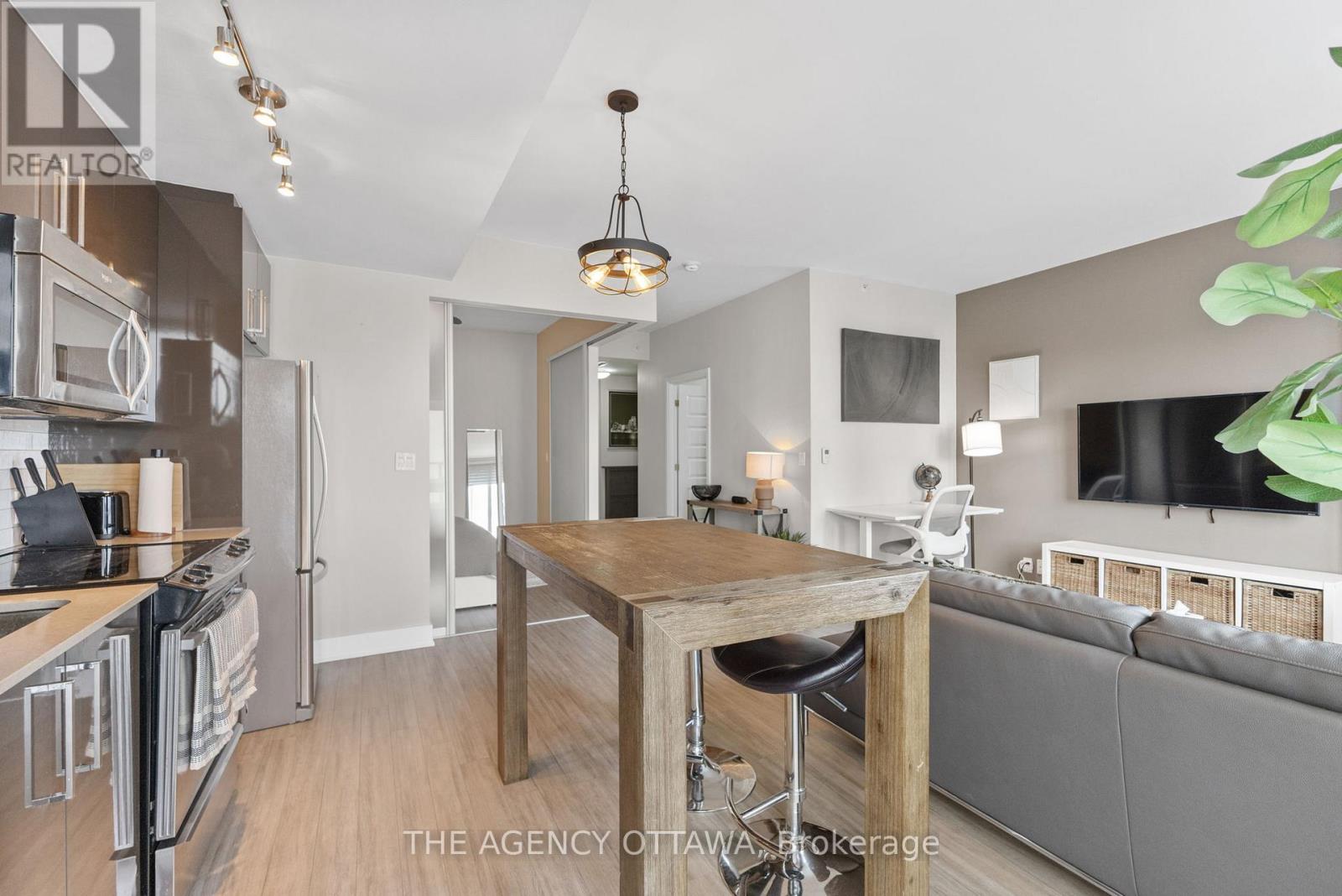 406 - 118 Holmwood Avenue, Ottawa, Ontario  K1S 5J5 - Photo 15 - X12497052